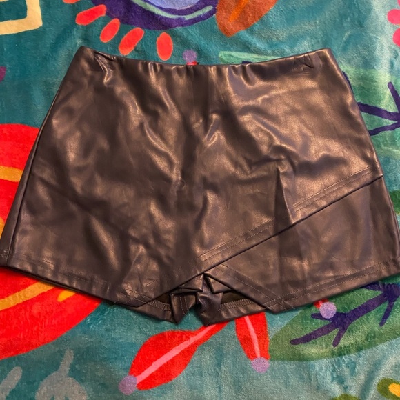 Blue Blush Pants - Blue Blush Black Skorts Satin Elegance